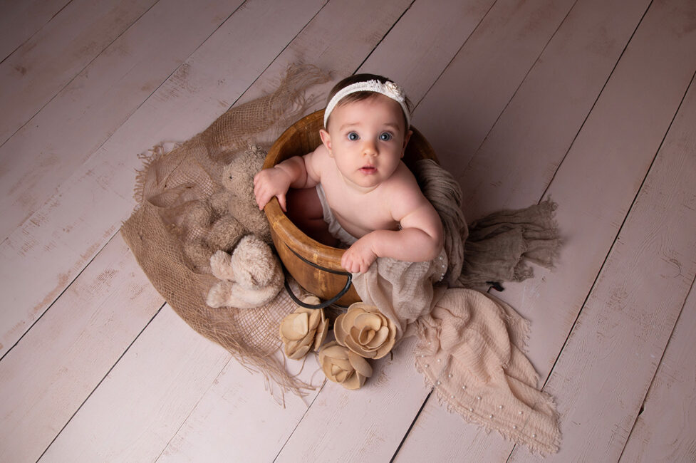 Portrait attendrissant lors d’un shooting photo bébé