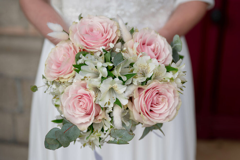 Shooting photo mariage en extérieur pour des images lumineuses et naturelles